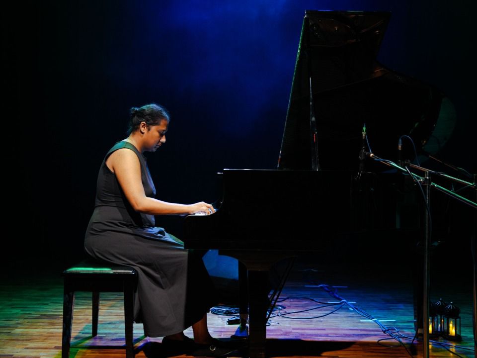 adult piano lessons session